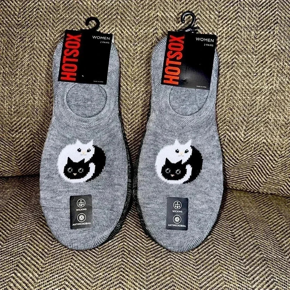 NWT HOTSOX WOMEN'S YIN YANG CAT LINER SOCKS SIZE 9-11 (‼️2 packs/4 PAIR TOTAL‼️)
